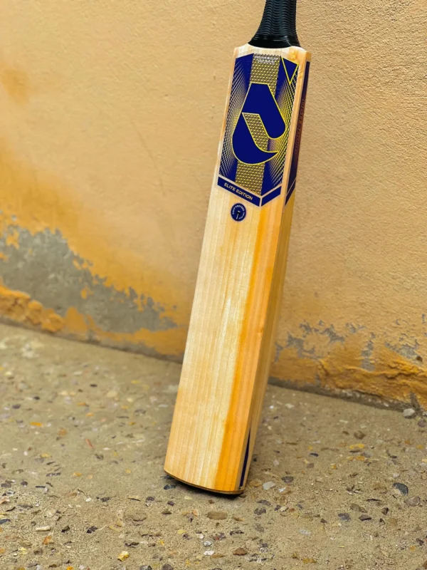 U&U Sports Elite Willow Edition A Grade English Willow Cricket Bat - Unmatched Performance & Durability - Image 2